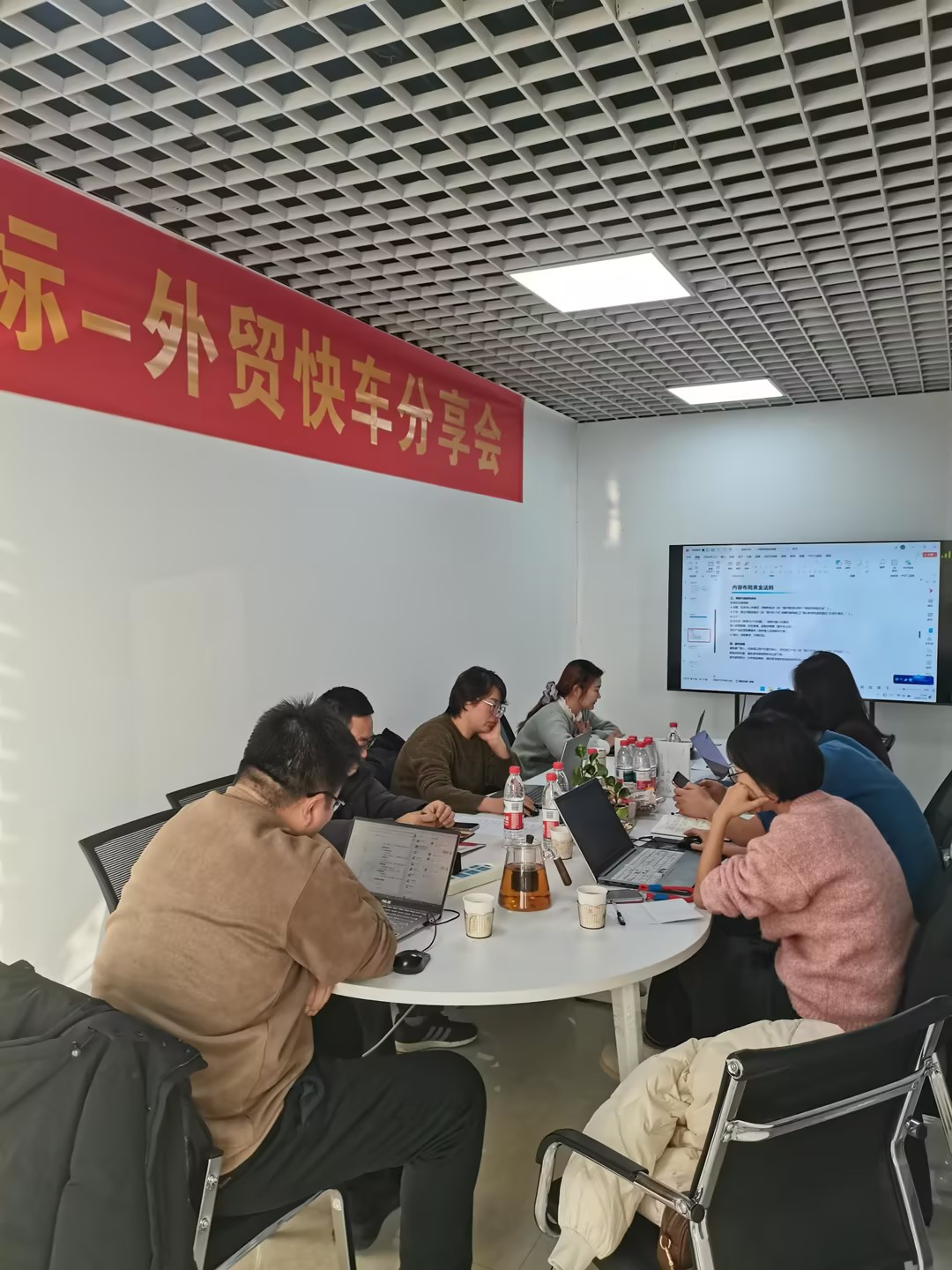 fbe7b1fba0082730346ef7ea27c18a8b_compress